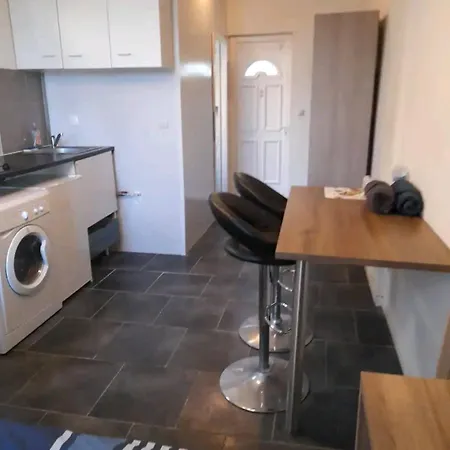 - Paris 15min /drancy - Cdg Aeroport 15min *